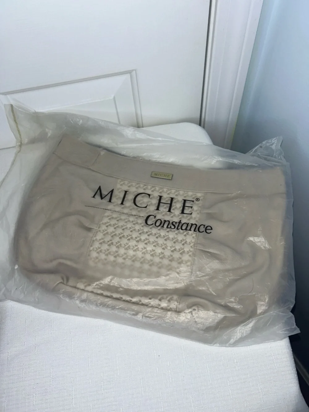 Miche Interchangeable bag Covers with Matching Wristlet Set of 4 - Picture 10 of 13